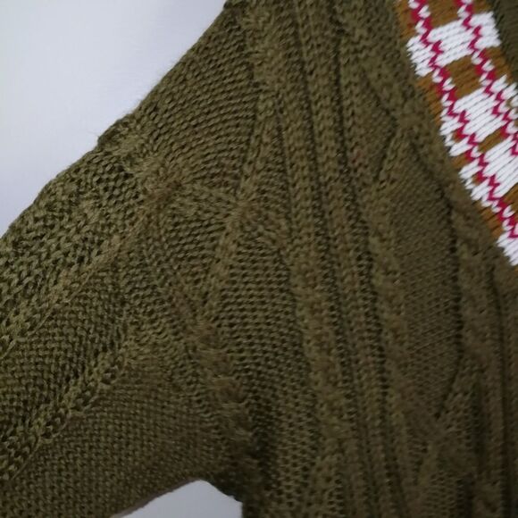 VINTAGE Fair Isles Green V Neck Cable Chunky Knitted Wool Sweater Size Medium - Picture 4 of 12